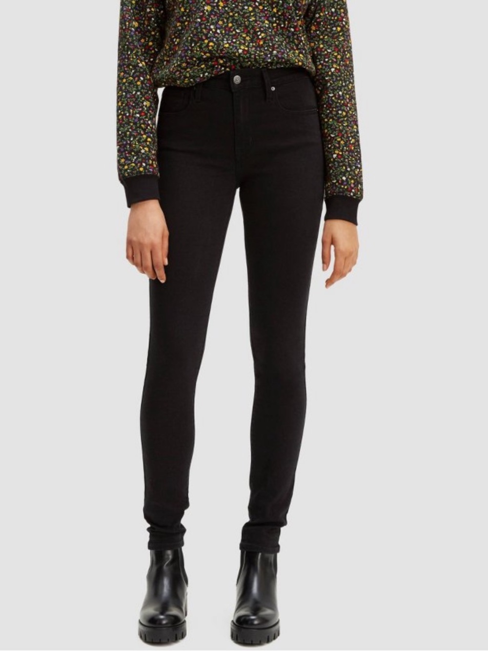 Levi's Women's 721 High-Rise Skinny Jeans
- Soft Black - 28: Heavyweight Denim